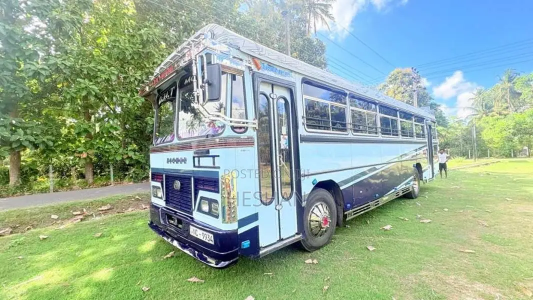 Eicher Starline 2016 Bus (Used)