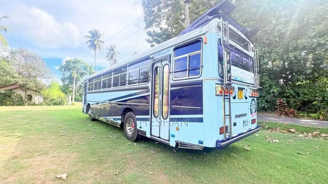 Eicher Starline 2016 Bus (Used)