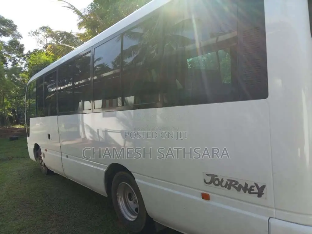 Isuzu Journey 2011 Bus (Used)