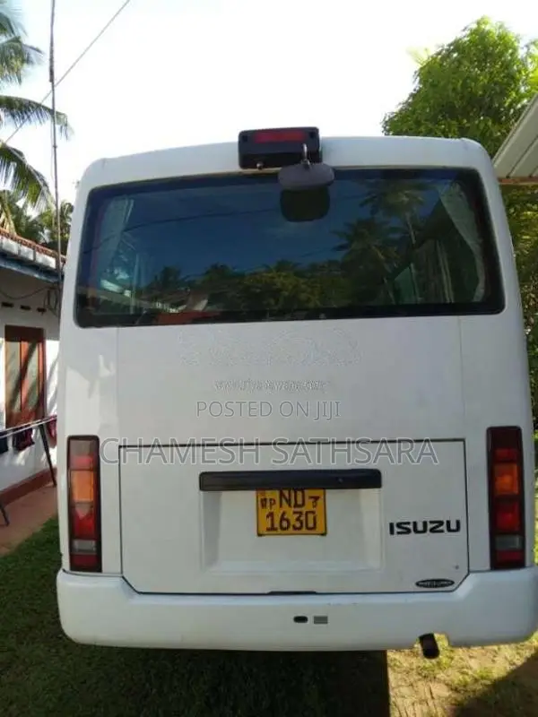 Isuzu Journey 2011 Bus (Used)