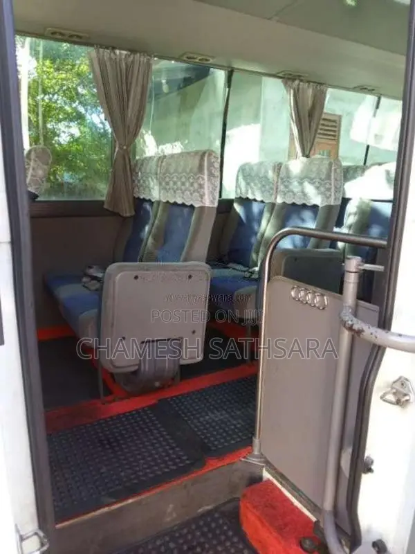 Isuzu Journey 2011 Bus (Used)