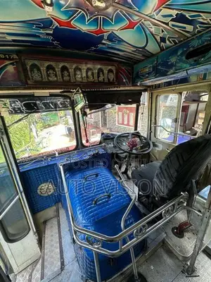 Ashok-Leyland Leyland 2004 Bus (Used)