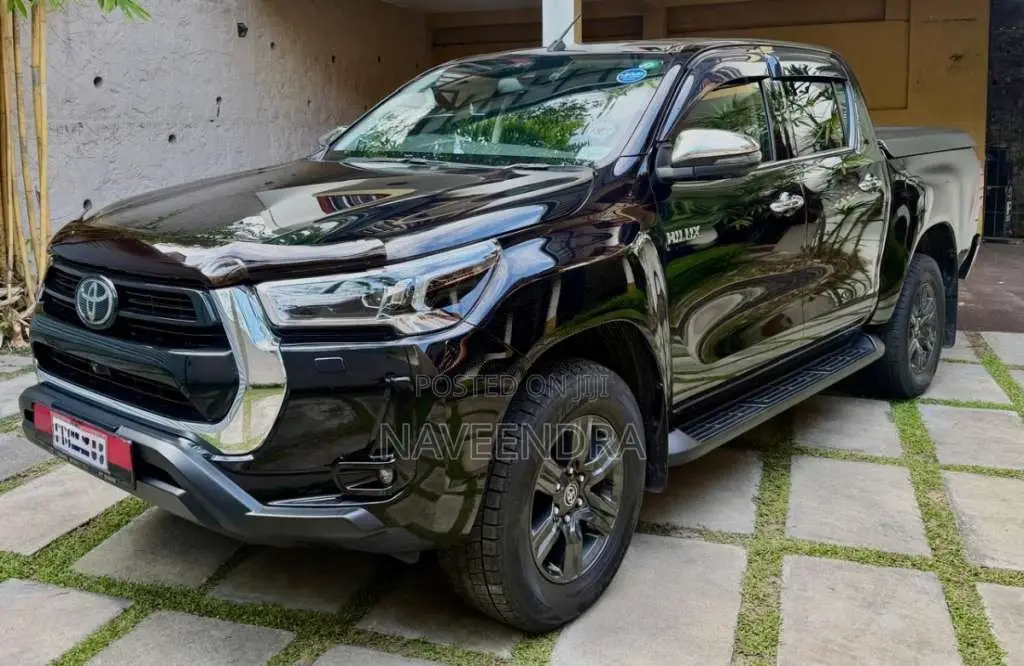 Toyota Hilux 2024 Pickup (Used)