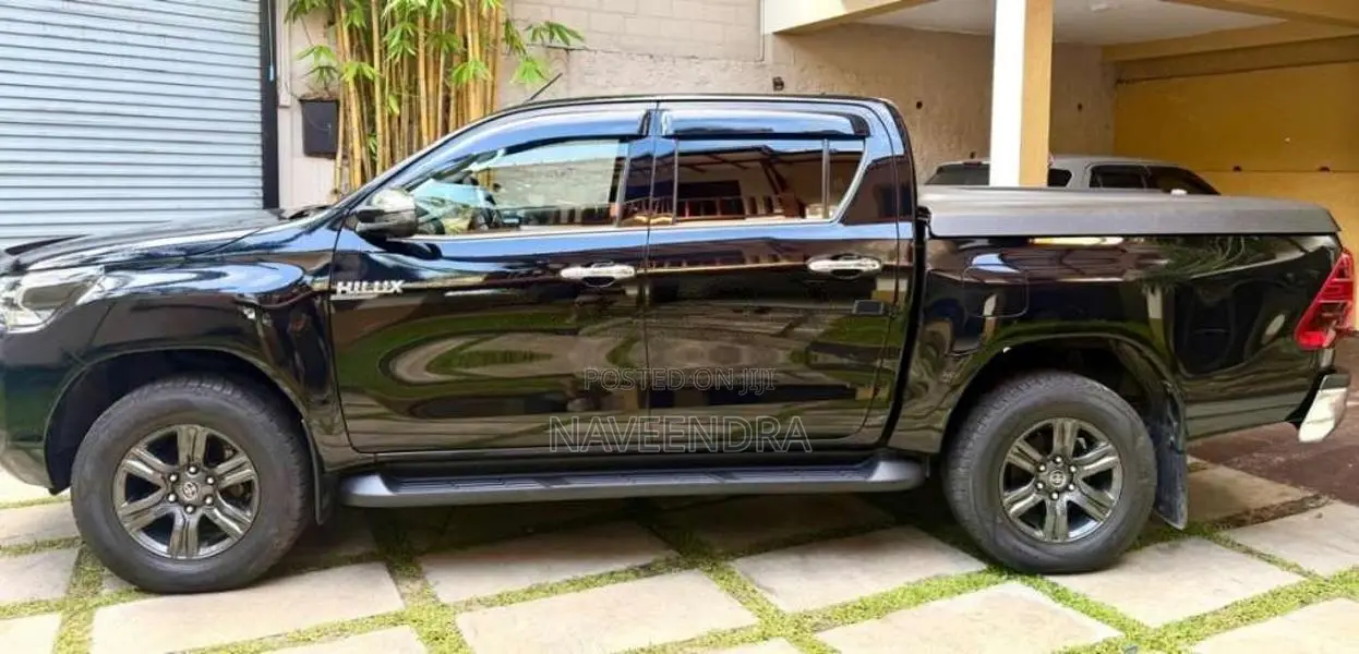 Toyota Hilux 2024 Pickup (Used)