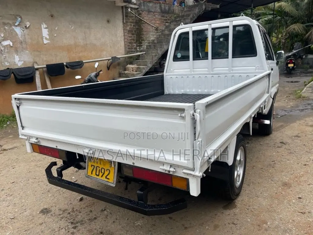 Toyota Lori 1998 Lorry (Used)