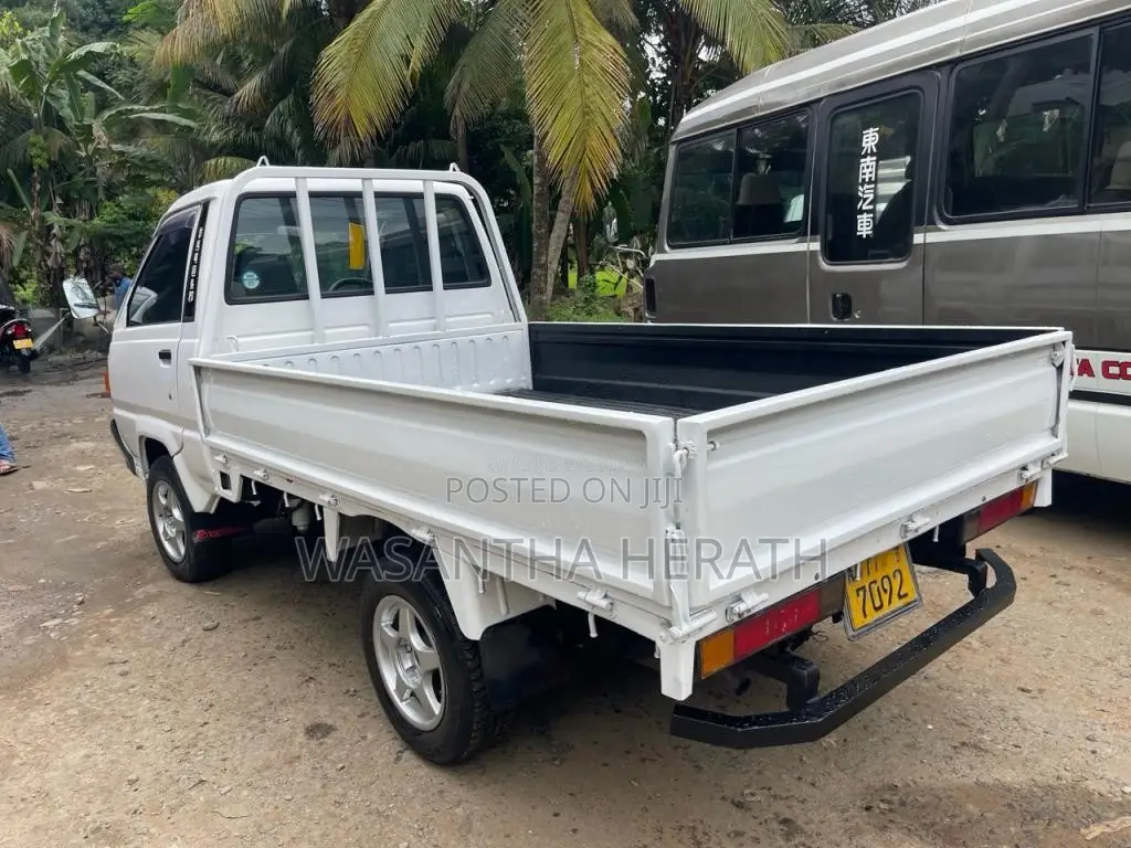 Toyota Lori 1998 Lorry (Used)