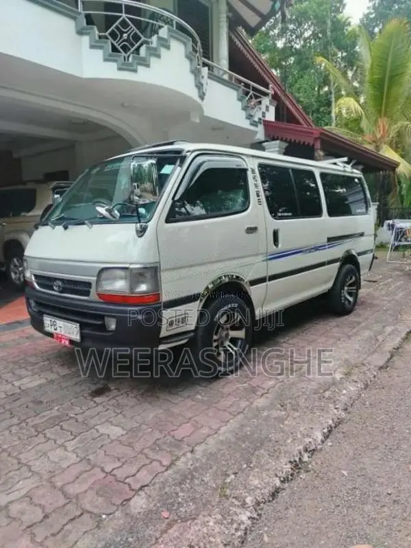 Toyota Dolphin 172 1999 Van (Used)