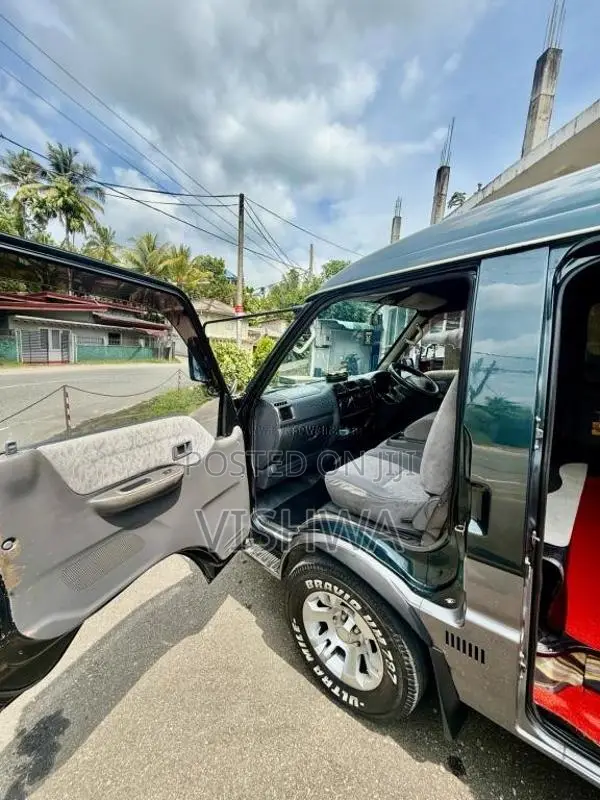 Nissan Vanettee VX 2003 Van (Used)