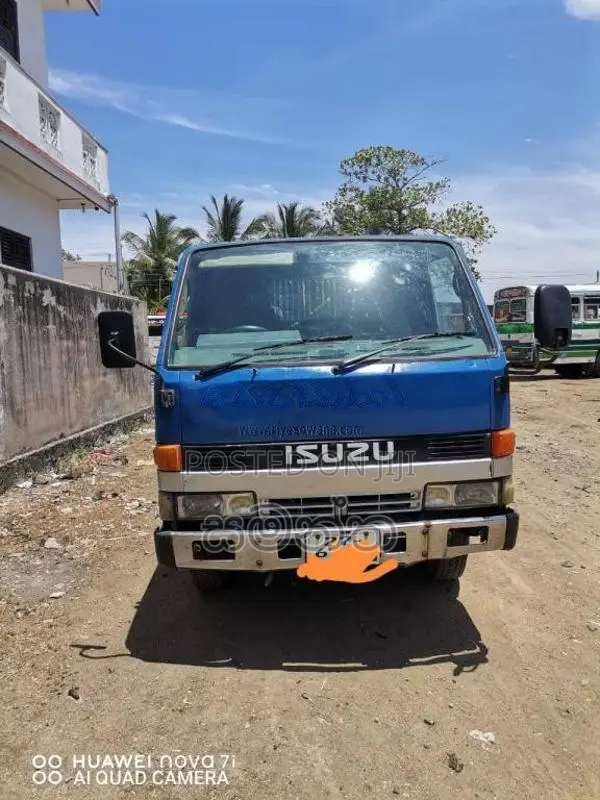 Isuzu Tipper 1980 Lorry (Used)