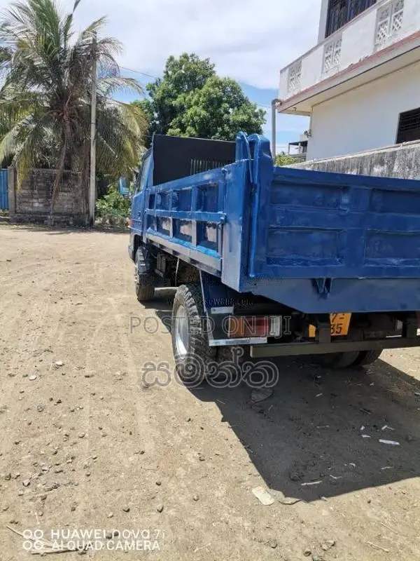 Isuzu Tipper 1980 Lorry (Used)