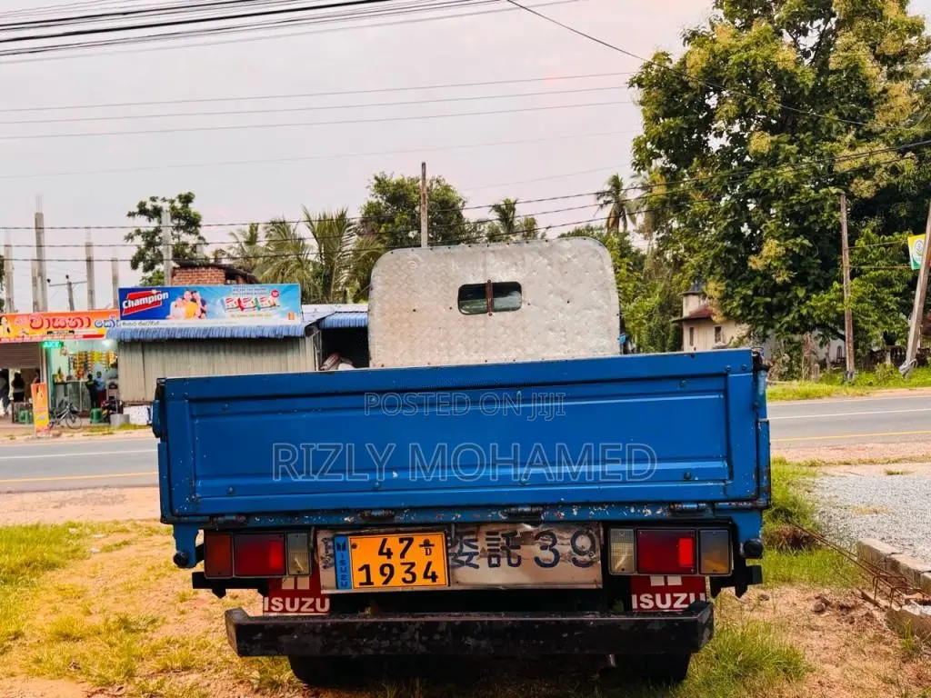 Isuzu NHR 1990 Lorry (Used)