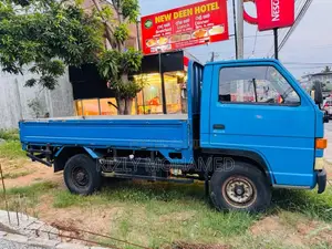 Isuzu NHR 1990 Lorry (Used)