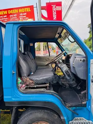Isuzu NHR 1990 Lorry (Used)
