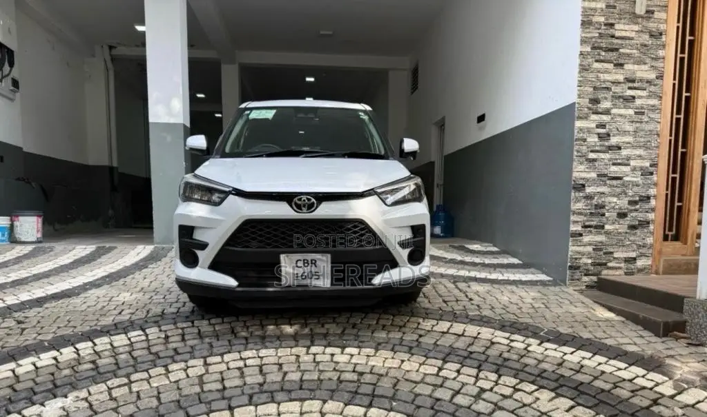 Toyota Raize G Japan 2024 SUV (Used)