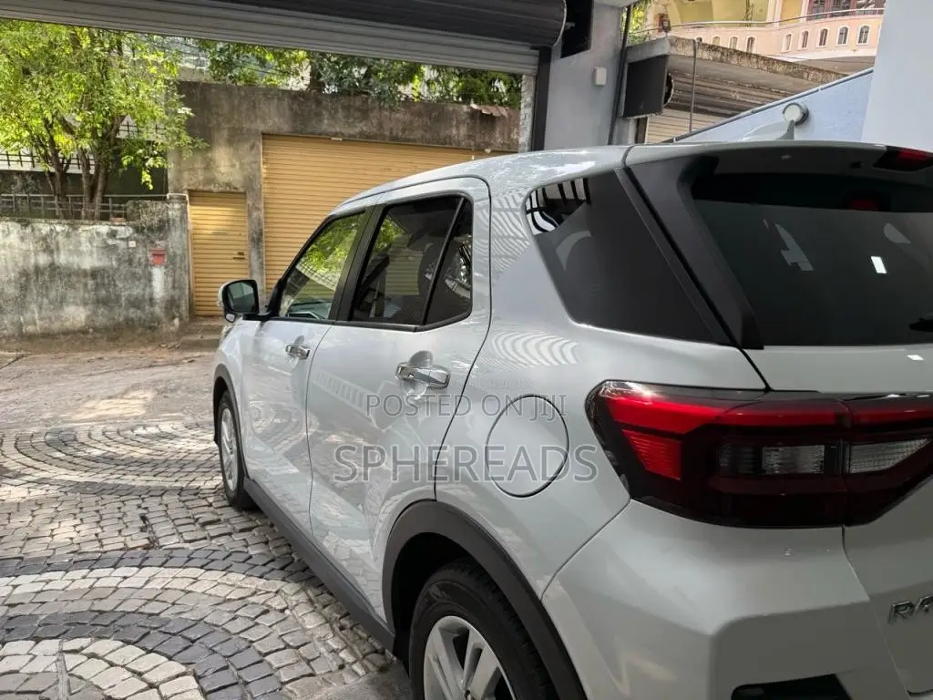 Toyota Raize G Japan 2024 SUV (Used)