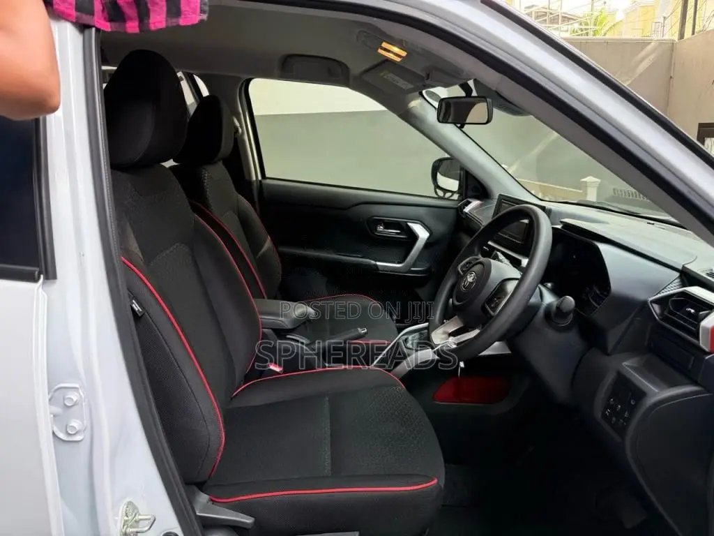 Toyota Raize G Japan 2024 SUV (Used)