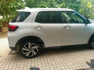 Toyota Raize 2024 SUV (Used)