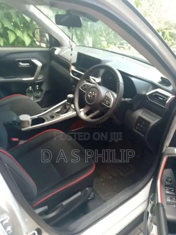 Toyota Raize 2024 SUV (Used)