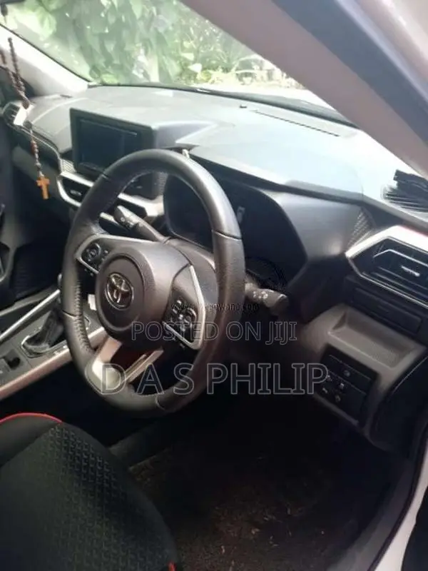 Toyota Raize 2024 SUV (Used)