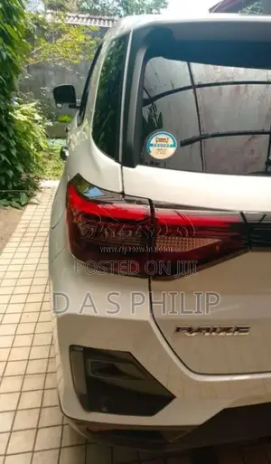 Toyota Raize 2024 SUV (Used)