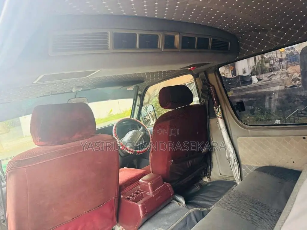 Toyota Dolphin LH113 1997 Van (Used)