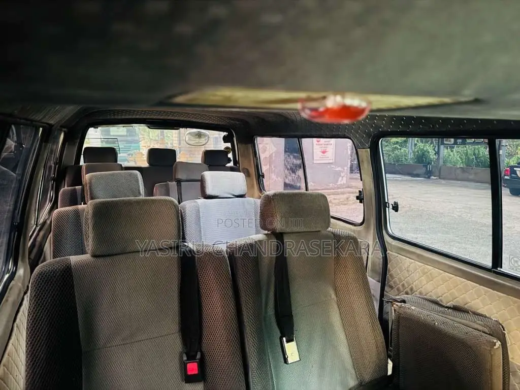 Toyota Dolphin LH113 1997 Van (Used)