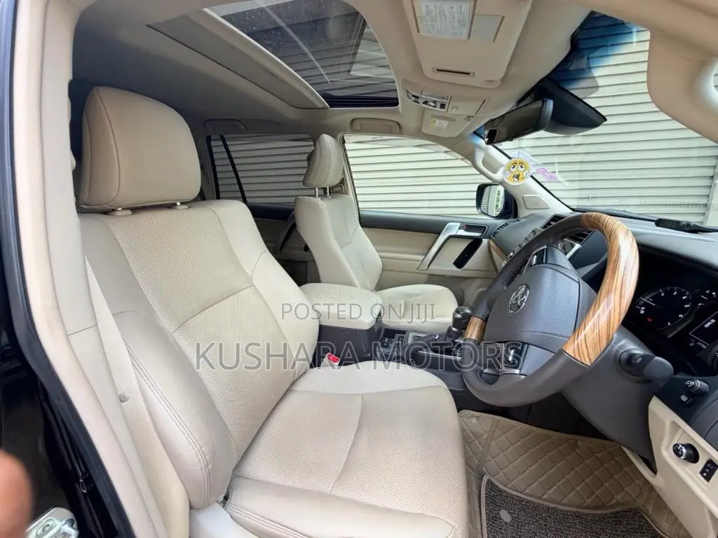 Toyota Land Cruiser TX 150 2023 SUV (Used)
