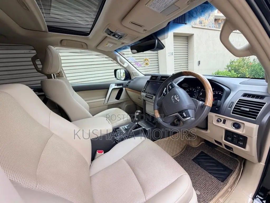 Toyota Land Cruiser TX 150 2023 SUV (Used)