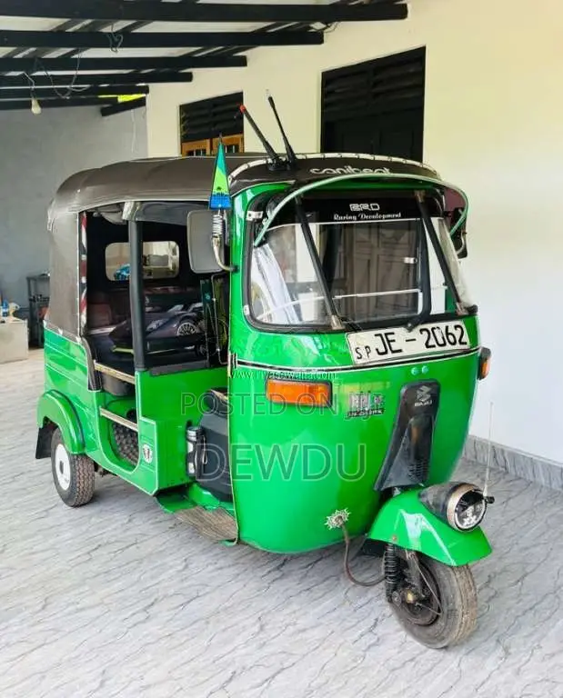 Bajaj 2 Stroke 2004 Three Wheel (Used)
