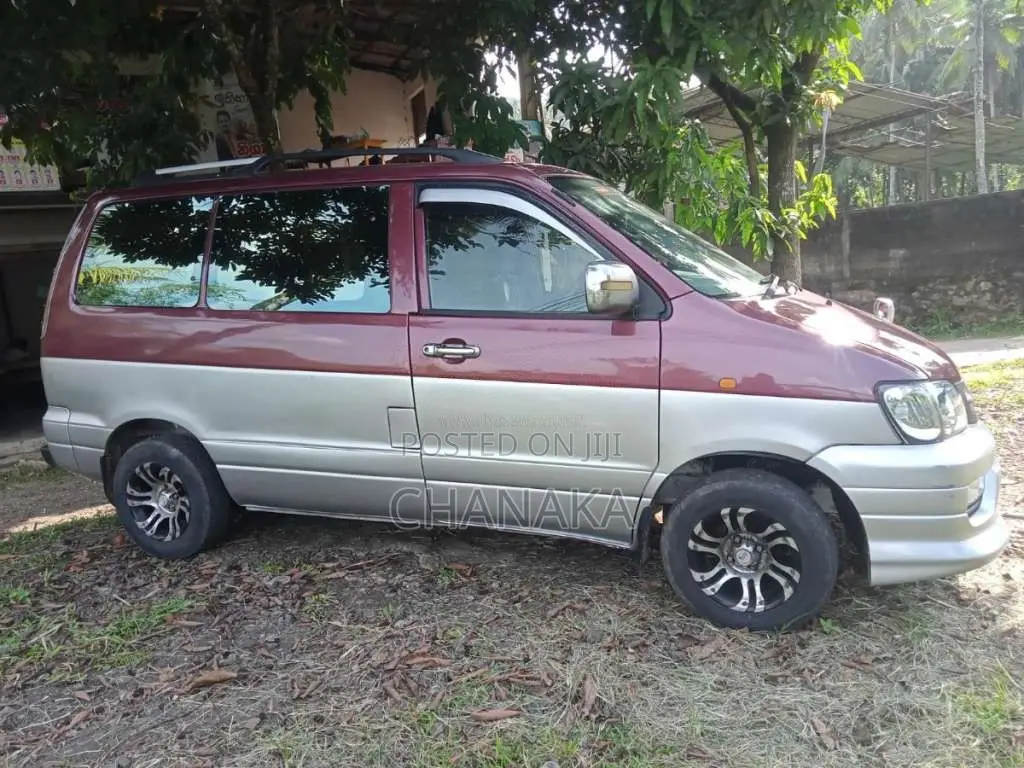 Toyota LiteAce 2000 Van (Used)
