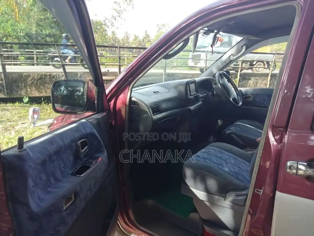 Toyota LiteAce 2000 Van (Used)