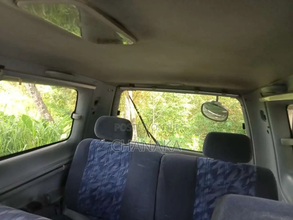 Toyota LiteAce 2000 Van (Used)