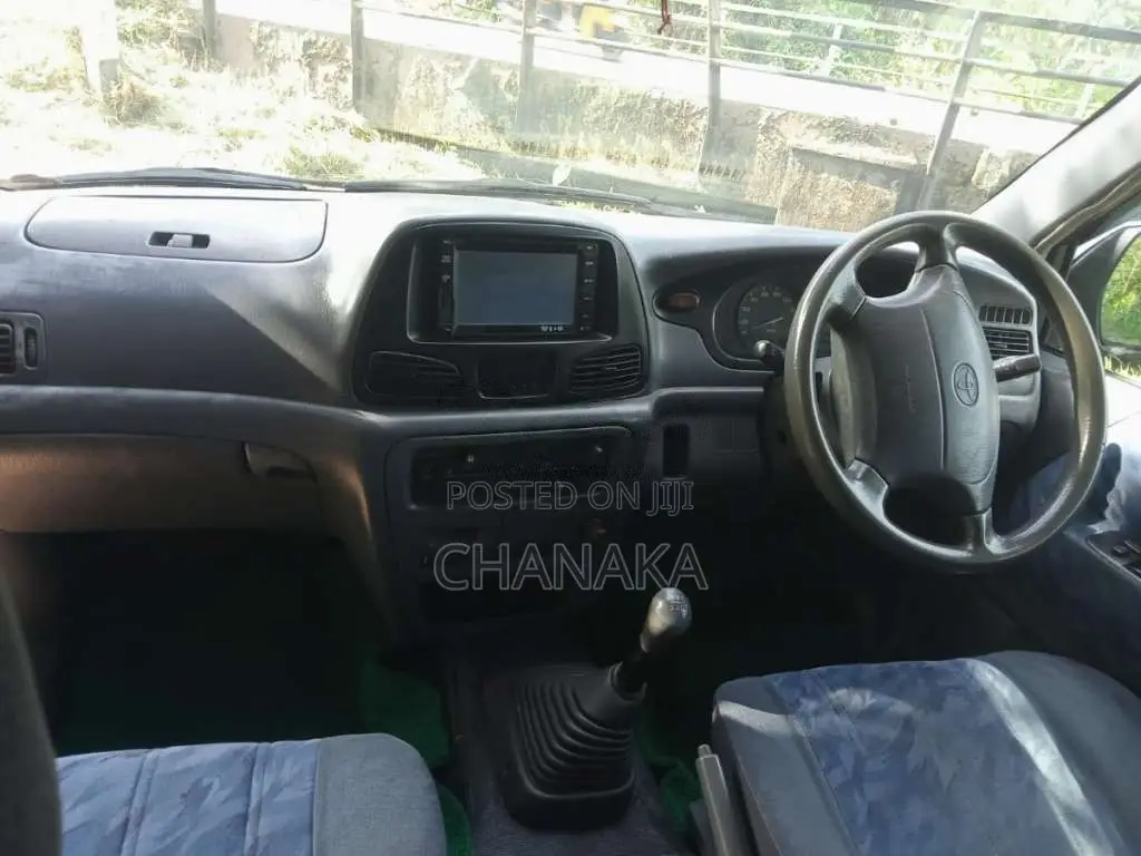 Toyota LiteAce 2000 Van (Used)