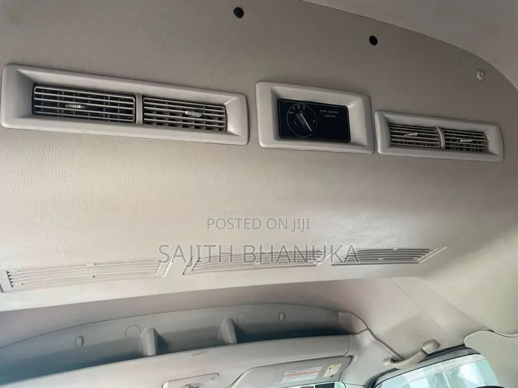 Nissan E25 2015 Van (Used)