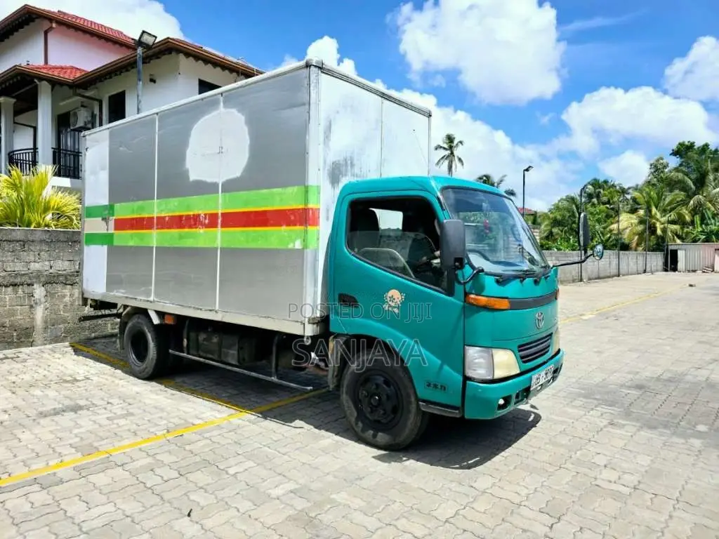 Toyota Dyna 1999 Lorry (Used)