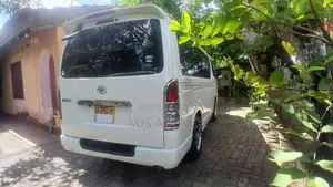 Toyota KDH 2007 Van (Used)