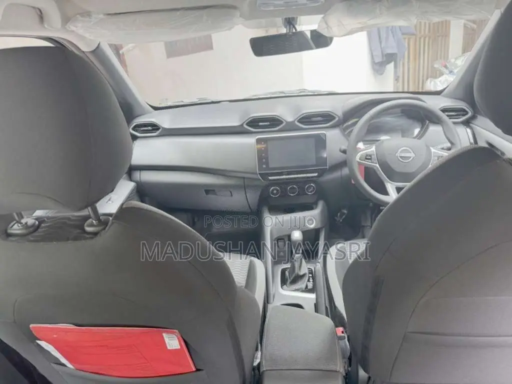 Nissan Magnite CVT Turbo 2025 SUV (Used)