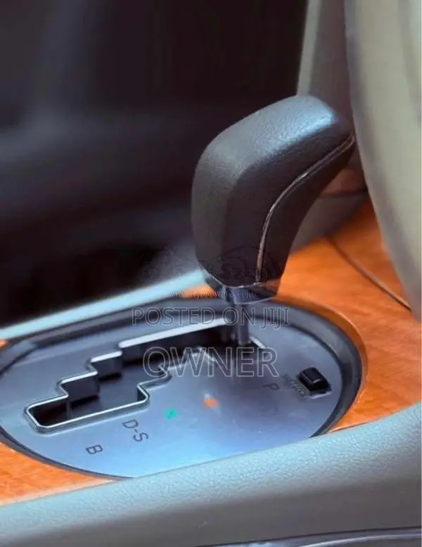 Toyota Premio 260 G Superior 2010 Car (Used)
