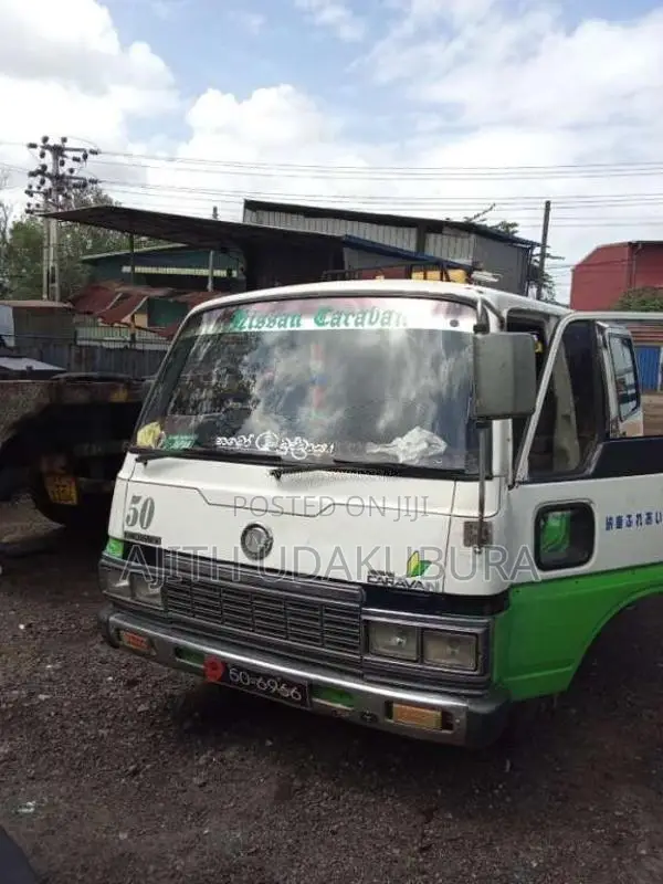 Nissan Caravan 1985 Van (Used)