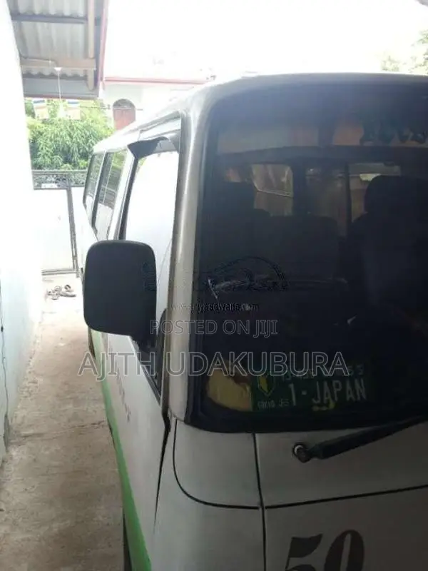 Nissan Caravan 1985 Van (Used)
