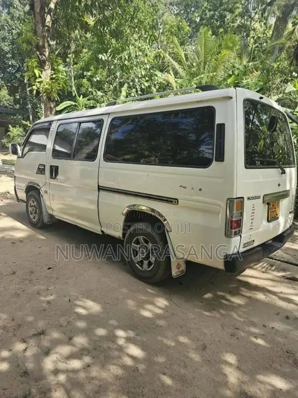 Nissan Caravan 2003 Van (Used)
