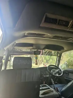 Nissan Caravan 2003 Van (Used)