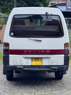Mitsubishi Po15 2006 Van (Used)