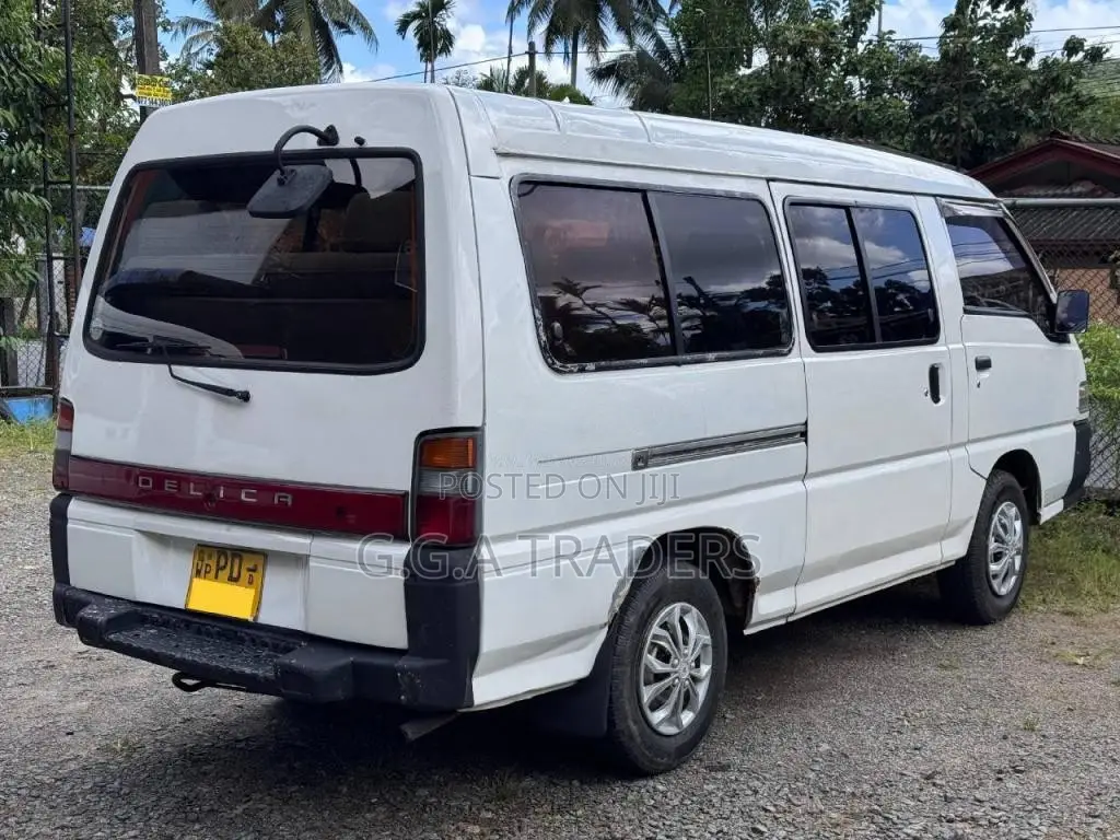 Mitsubishi Po15 2006 Van (Used)