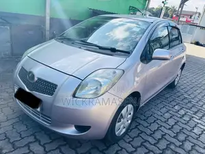 Toyota Vitz 2007 Car (Used)