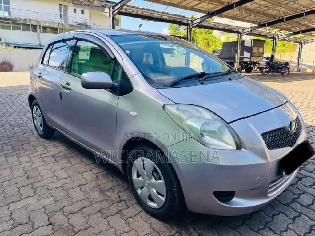 Toyota Vitz 2007 Car (Used)