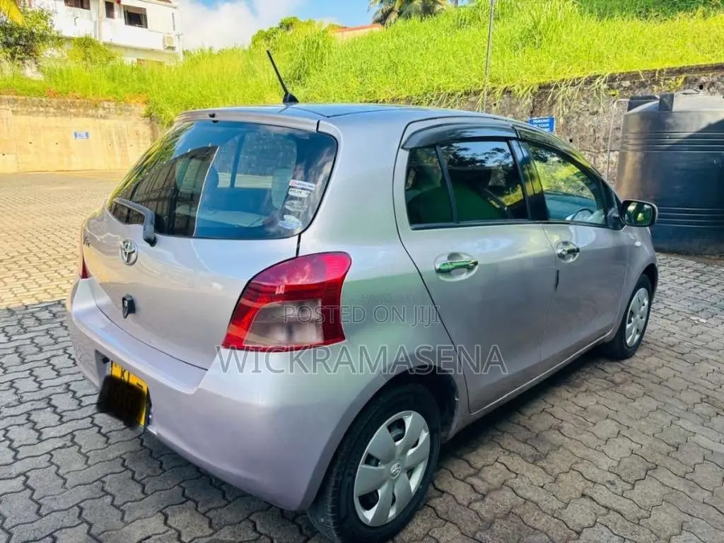 Toyota Vitz 2007 Car (Used)