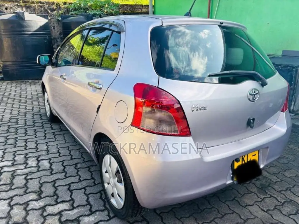 Toyota Vitz 2007 Car (Used)
