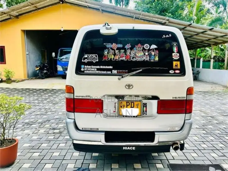Toyota Dolphin 172 Super GL 2002 Van (Used)