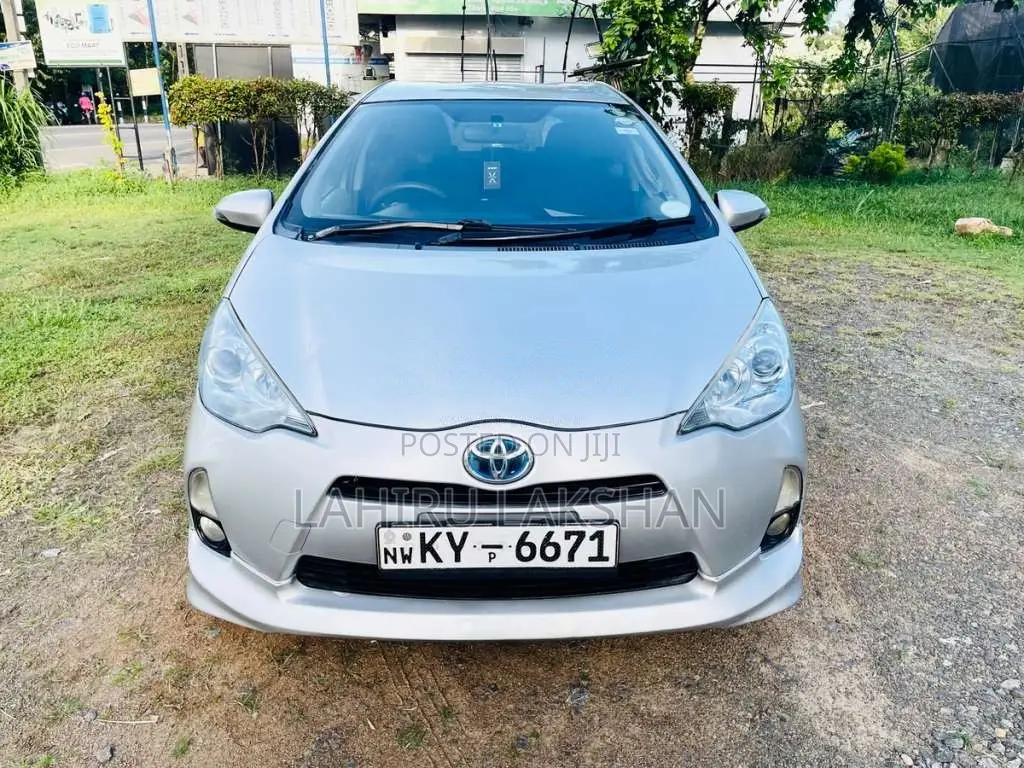 Toyota Aqua 2013 Car (Used)